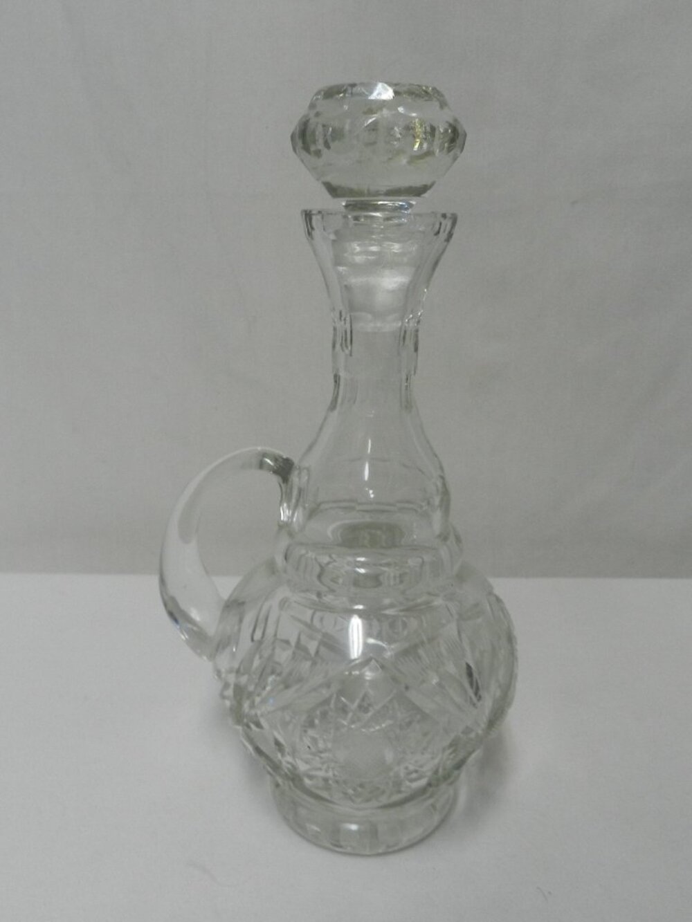 Vintage Oil Cruet Decanter Bottle glass w/ stopper lid 9.5" tall w/ Handle clear